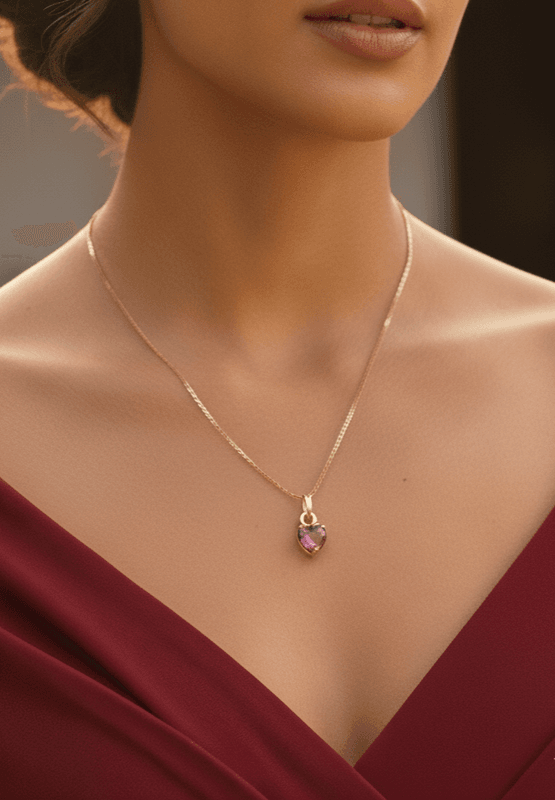 Collana con pendente in oro 750 e rubino taglio cuore